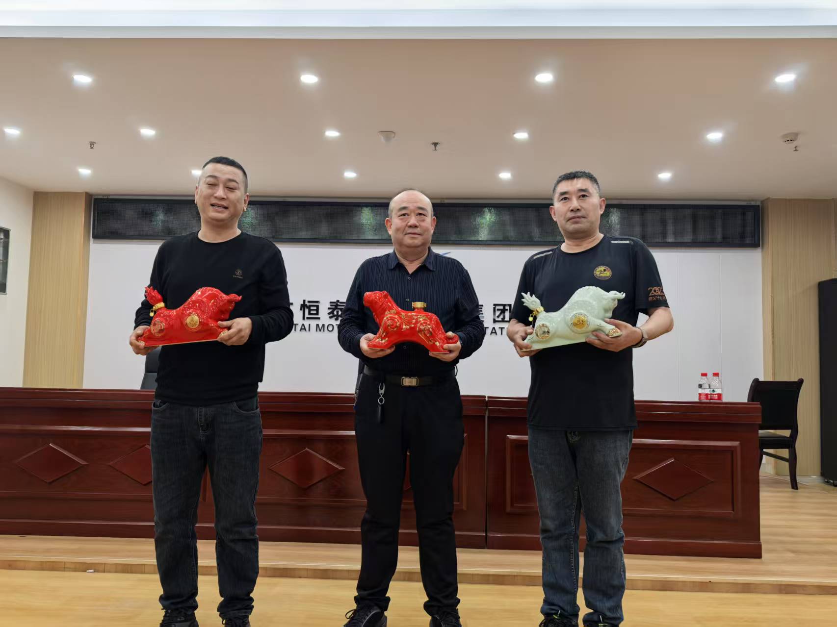 1741932815903003792.jpg 1741932815903003792.jpg